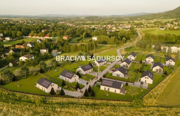 ​​​​​  Dom wolnostojący w Inwałdzie - nowoczesna stodoła z antresolą  
  Oferujemy do sprzedaży wyjątkowy, energooszczędny dom 