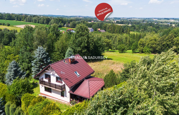 UROKLIWY DOM NA DUŻEJ DZIAŁCE