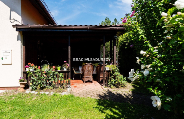 UROKLIWY DOM NA DUŻEJ DZIAŁCE