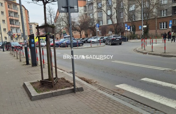 KROWODRZA - REJON ULICY LUBELSKIEJ I NOWEGO KLEPARZA.    
 
Oferujemy do sprzedaży atrakcyjny lokal o przeznaczeniu handlowo-us