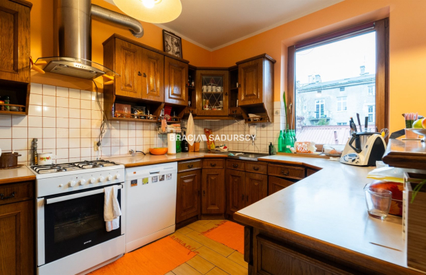 dwa budynki w Centrum Krakowa. 