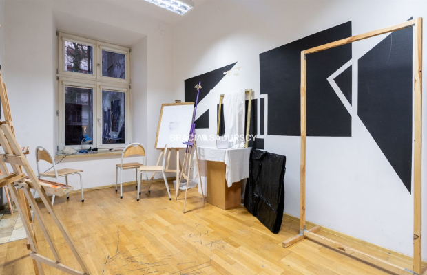 Centrum Krakowa. Lokal na parterze.