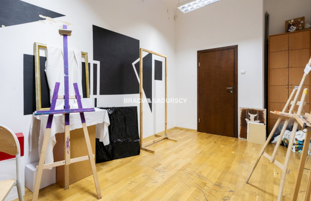 Centrum Krakowa. Lokal na parterze.