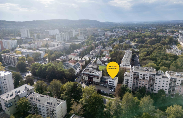 Budynek biurowy z możl. rozbudowy , 400m2 