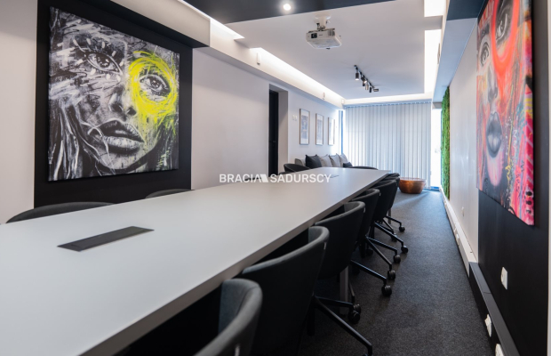 Budynek biurowy z możl. rozbudowy , 400m2 