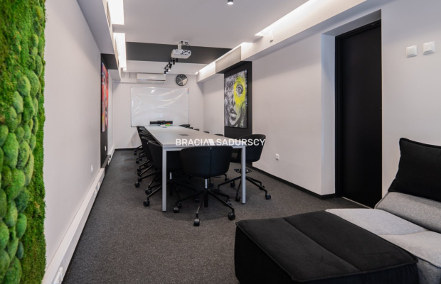 Budynek biurowy z możl. rozbudowy , 400m2 