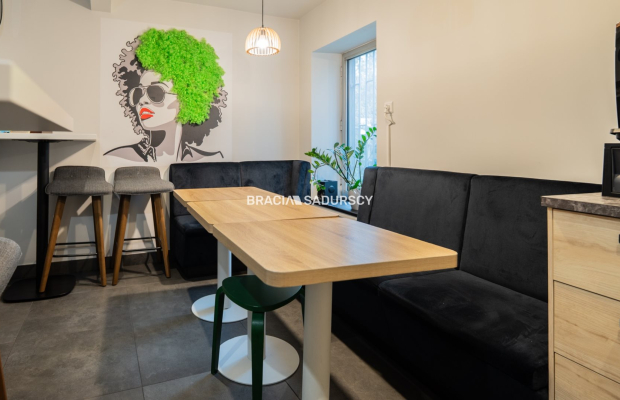 Budynek biurowy z możl. rozbudowy , 400m2 