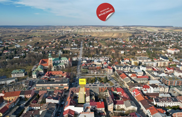 Dochodowa kamienica na Rynku w Miechowie - lokale handlowo-usługowe, wysoka stopa zwrotu    

 Na sprzedaż oferujemy  nieruchom