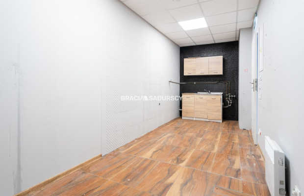 Kurdwanów lokal front 75 m2 