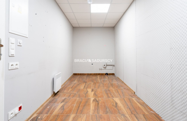 Kurdwanów lokal front 75 m2 