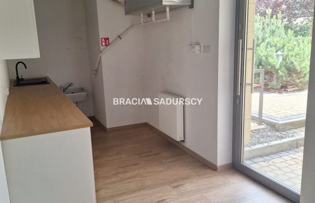 Grzegórzki – ul. Dąbska | Lokal 109 m² na wynajem