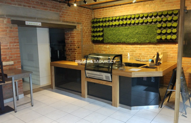 Do wynajęcia lokal parterowy handlowo-usługowy !!