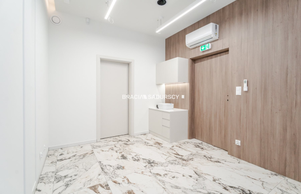 5 gabinetów zabiegowych / parking / ul. Józefińska