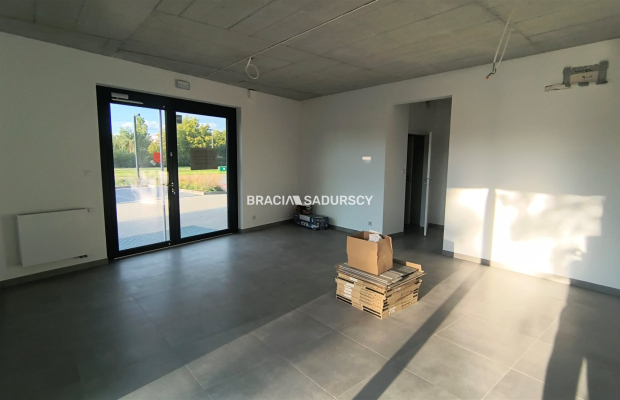 Nowy lokal, Lipska, 40m2 + 2 miejsca postojowe