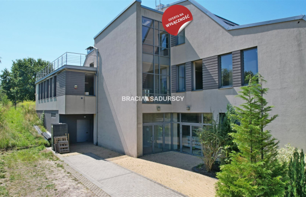 Kokotów, do wynajęcia lokal biurowo-ekspozycyjno-magazynowy - 326 m²  

 Oferujemy do wynajęcia przestronny lokal o powierzchni