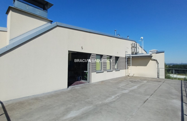 Kokotów, do wynajęcia lokal biurowo-ekspozycyjno-magazynowy - 326 m²  

 Oferujemy do wynajęcia przestronny lokal o powierzchni