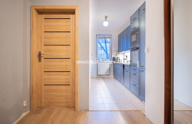 Narożne 3-pokojowe mieszkanie z balkonem!