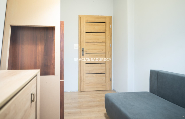 Narożne 3-pokojowe mieszkanie z balkonem!