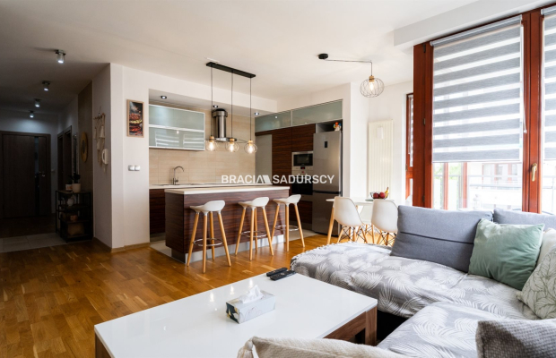 Atrakcyjne, 3-pokojowe mieszkanie  o pow. 67,90 m2 na osiedlu Europejskim, ul. Piltza .  

 Mieszkanie narożne, rozkładowe, na 