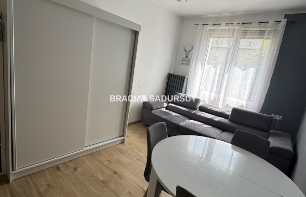 2-POKOJOWE  W CENTRUM NOWEJ HUTY