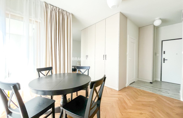 Nowoczesne studio na wynajem – umeblowane, balkon