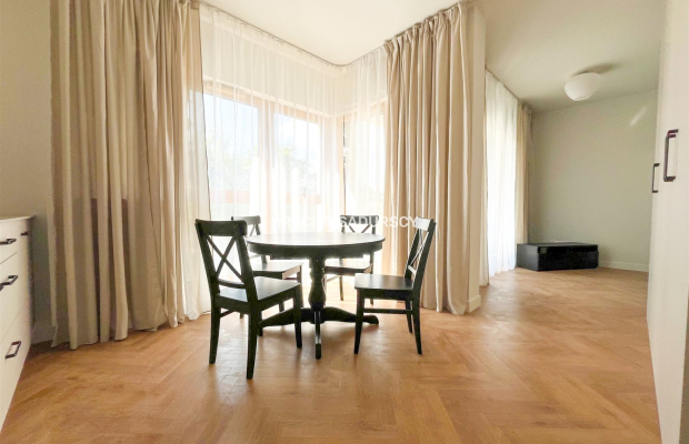 Nowoczesne studio na wynajem – umeblowane, balkon