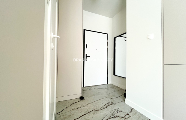 Nowoczesne studio na wynajem – umeblowane, balkon