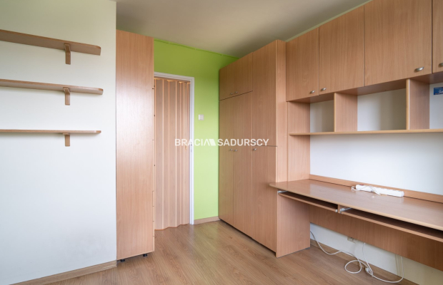 2 SYPIALNIE NOWA HUTA WANDA 44 M2 OSOBNA KUCHNIA 