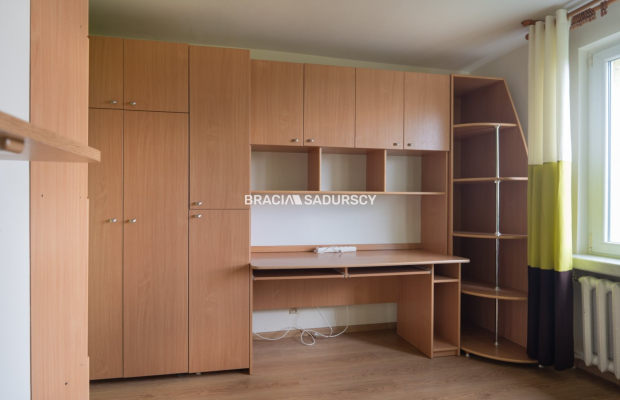 2 SYPIALNIE NOWA HUTA WANDA 44 M2 OSOBNA KUCHNIA 