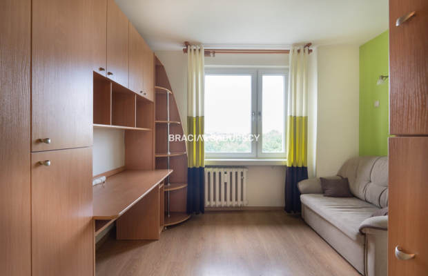 2 SYPIALNIE NOWA HUTA WANDA 44 M2 OSOBNA KUCHNIA 