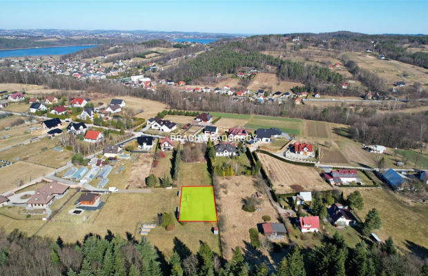 Urokliwa działka budowlana 677 m² w Osieczanach - enklawa przy lesie     

 Oferujemy na sprzedaż działkę budowlaną o powierzch