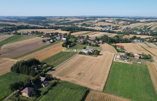 Na sprzedaż działka budowlana 14 a - Lesieniec / Sieciechowice, gmina Iwanowice  

 Do sprzedania działka budowlana o powierzch
