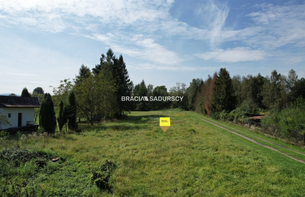 Działka budowlana 43 a  obok Wadowic - możliwa  zabudowa jednorodzinna lub usługowa     

  Oferujemy na sprzedaż atrakcyjnie p