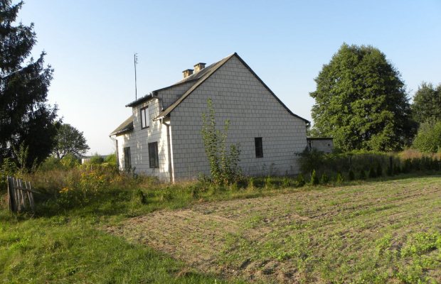 Dom  120 m kw w Baryczy Nowej pow. Zwoleń.