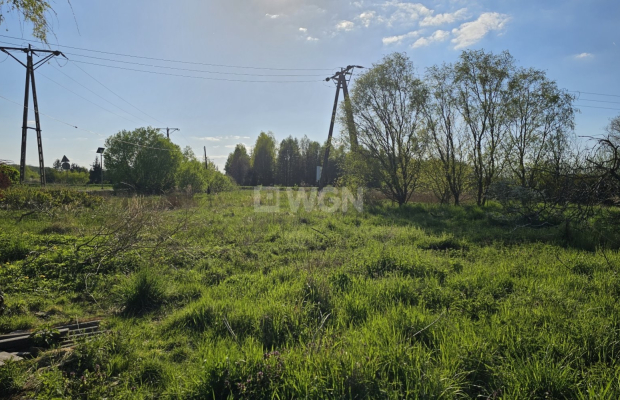 Kochlice, dom z działką, cena 219 000 zł, sprzedam.  
  
Przedmiotem sprzedaży jest poniemiecki dom wolnostojący z poddaszem ni
