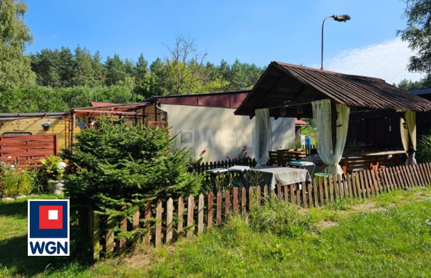 Lubiatów, blisko jeziora, działka usługowo-turystyczna, 7344 m2, cena 649 000 zł, sprzedam.  
  
Ośrodek składa się z działki o