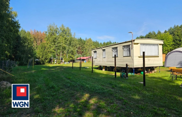 Lubiatów, blisko jeziora, działka usługowo-turystyczna, 7344 m2, cena 649 000 zł, sprzedam.  
  
Ośrodek składa się z działki o