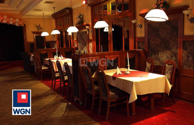 Nowa Sól, obiekt hotelowy, sprzedam, 3 200 000 zł.  
  
Nieruchomość zabudowana jest zespołem gastronomiczno-hotelowym (hotel i