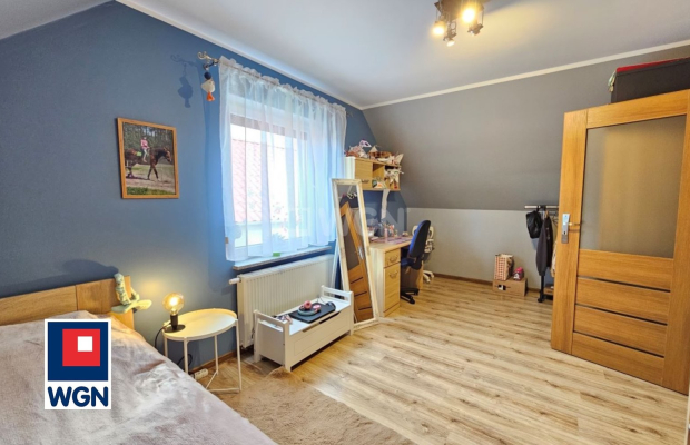 Konotop, dom 114 m2 z lokalem handlowo-usługowym 150 m2, cena 889 000,00 zł, sprzedam.  
  
Na sprzedaż dom z poddaszem użytkow