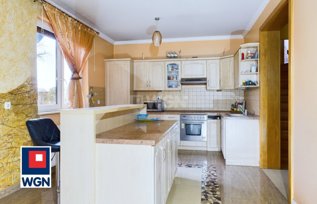 Książ Śląski, gmina kożuchów, dom, 277 m2, działka 21 ar, sprzedam 860 000 zł.  
NOWA CENA!!!  
  
Zapraszam do zapoznania się 