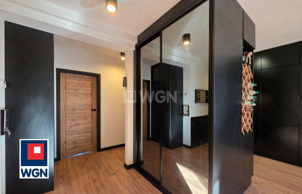 Na sprzedaż przestronne, nowoczesne i funkcjonalne mieszkanie o powierzchni 70 m2, zlokalizowane w nowym budownictwie.  
  
Lok