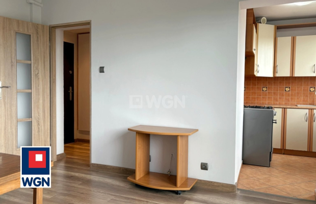 Nowa Sól, mieszkanie 2 pokoje, kawalerka, 36 m2, wynajmę, odstępne 1 500 zł.  
  
Oferuję na wynajem mieszkanie w bloku, przy u