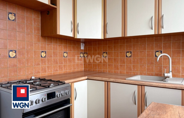 Nowa Sól, mieszkanie 2 pokoje, kawalerka, 36 m2, wynajmę, odstępne 1 500 zł.  
  
Oferuję na wynajem mieszkanie w bloku, przy u