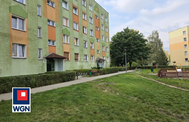 Nowa Sól, mieszkanie, 2 pokoje, 1 piętro, 47 m2, sprzedam, 285 000 zł.  
  
Na sprzedaż przytulne mieszkanie położone na spokoj