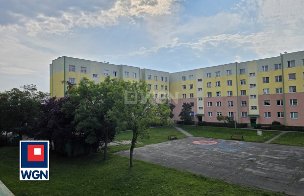 Nowa Sól, mieszkanie, 2 pokoje, 1 piętro, 47 m2, sprzedam, 285 000 zł.  
  
Na sprzedaż przytulne mieszkanie położone na spokoj
