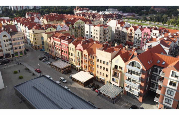 Głogów, Kamienica Stare Miasto, pow całkowita 663,15m2, 2 800 000 zł, sprzedam.  
  
Na sprzedaż atrakcyjna kamienica w centrum