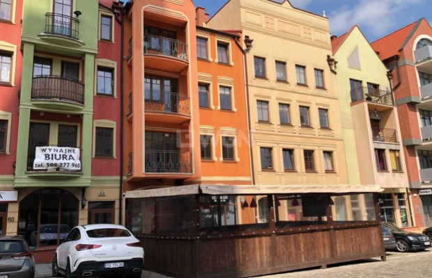 Głogów, Kamienica Stare Miasto, pow całkowita 663,15m2, 2 800 000 zł, sprzedam.  
  
Na sprzedaż atrakcyjna kamienica w centrum