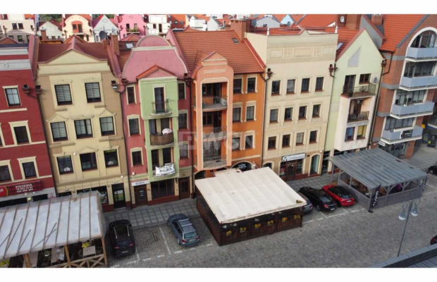 Głogów, Kamienica Stare Miasto, pow całkowita 663,15m2, 2 800 000 zł, sprzedam.  
  
Na sprzedaż atrakcyjna kamienica w centrum