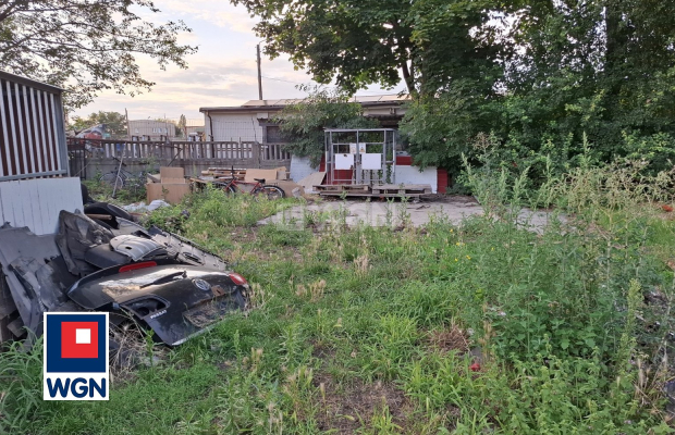 Głogów, warsztat samochodowy, działka 13,5 ara, sprzedam 1 100 000 PLN.  
  
Na sprzedaż warsztat samochodowy o powierzchni 120