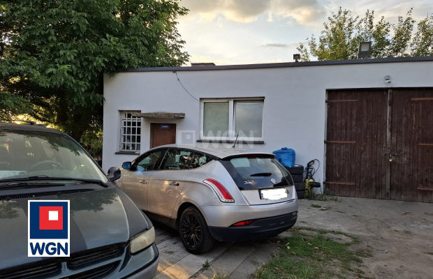 Głogów, warsztat samochodowy, działka 13,5 ara, sprzedam 1 100 000 PLN.  
  
Na sprzedaż warsztat samochodowy o powierzchni 120